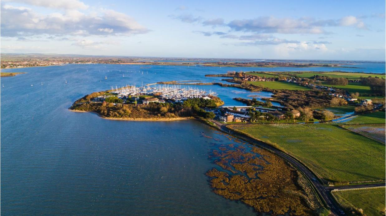 Langstone Quays Resort, Portsmouth Havant Exterior foto