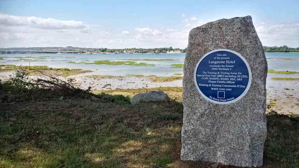 Langstone Quays Resort, Portsmouth Havant Exterior foto